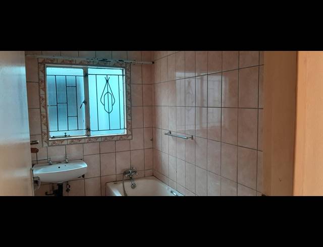 3 BEDROOM FREEHOLD FOR SALE IN VOSLOORUS